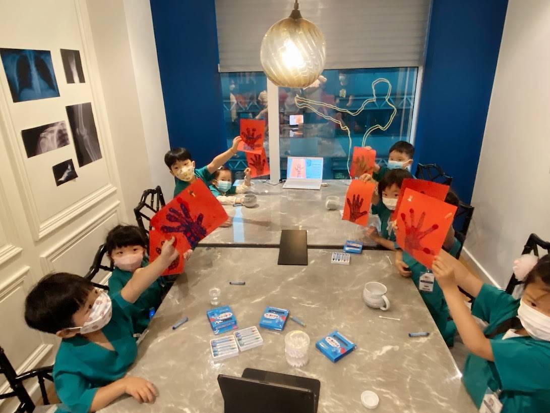 【小医生】👩🏻‍⚕️D1 普通科  🫀人体解剖生理学及X光概念 （6人成班）