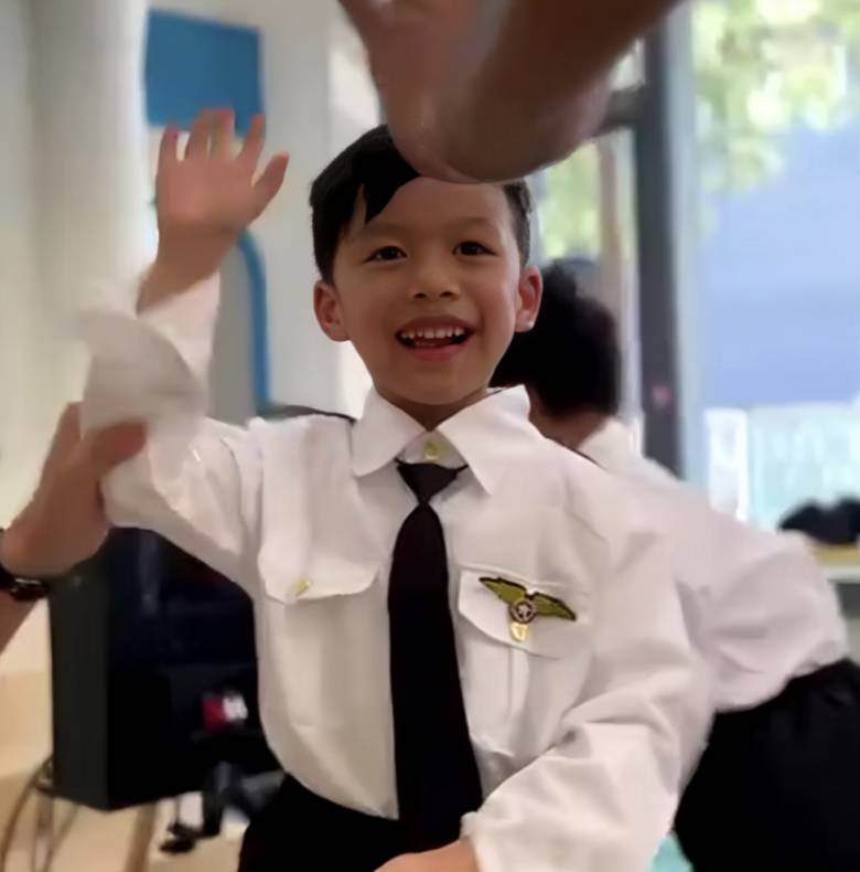7–11 Years Old Dream Careers Half-Day Camp (Surgeon x Pilot)